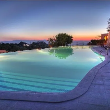 Vila Sleeps 6 With Pool And Air Con Ortakent